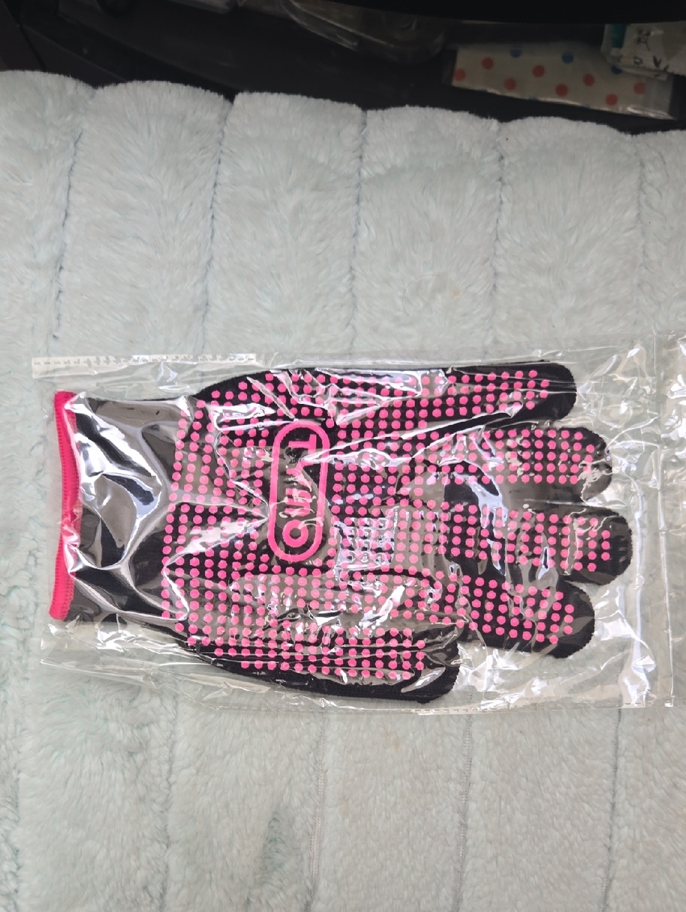 Hair Straightner Glove - Picture 2 of 3